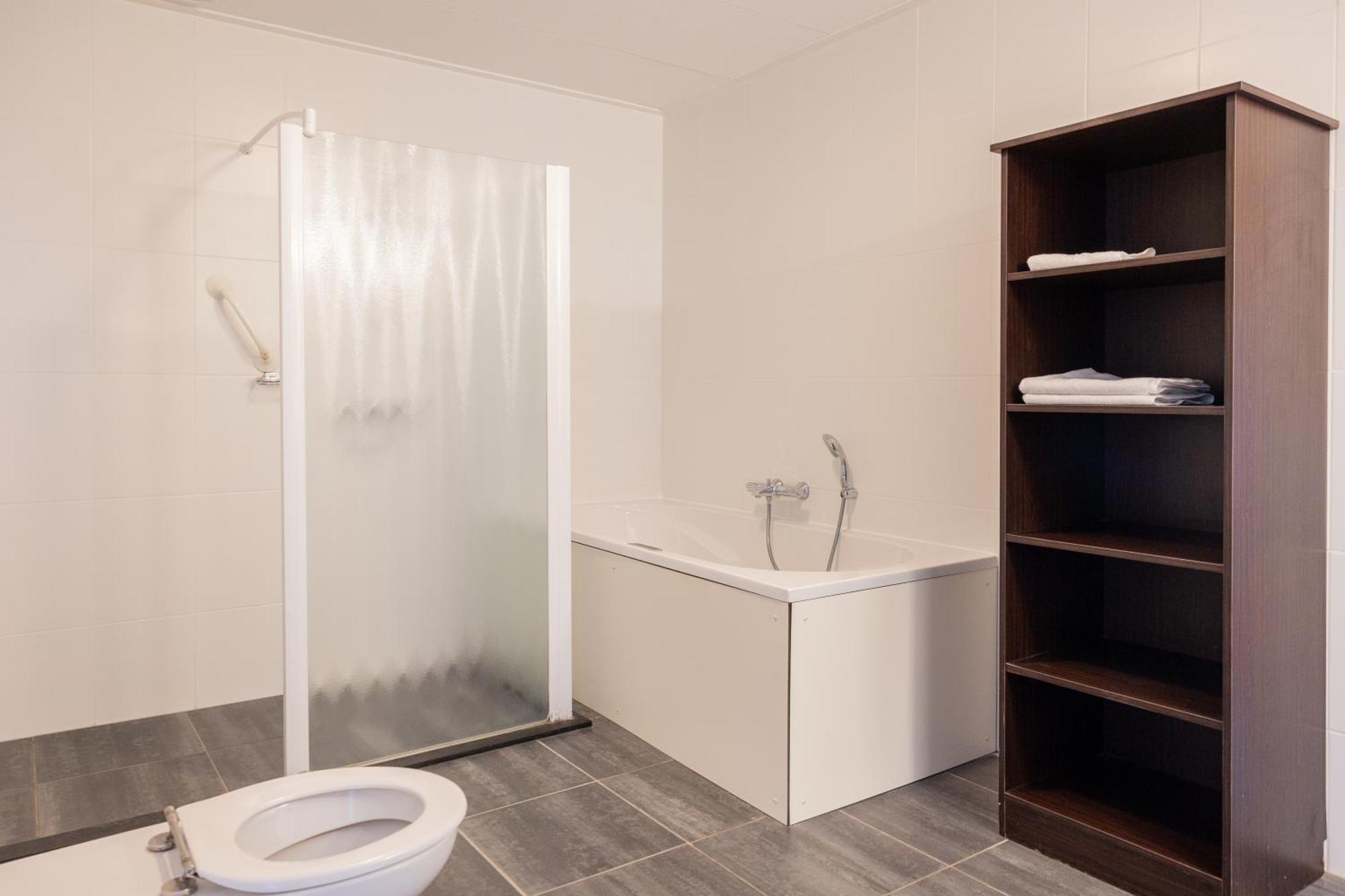 Vakantiepark Klein Vaarwater Buren  Zimmer foto